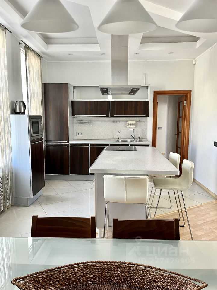 4-комнатная квартира, 110 м² — фотография 2