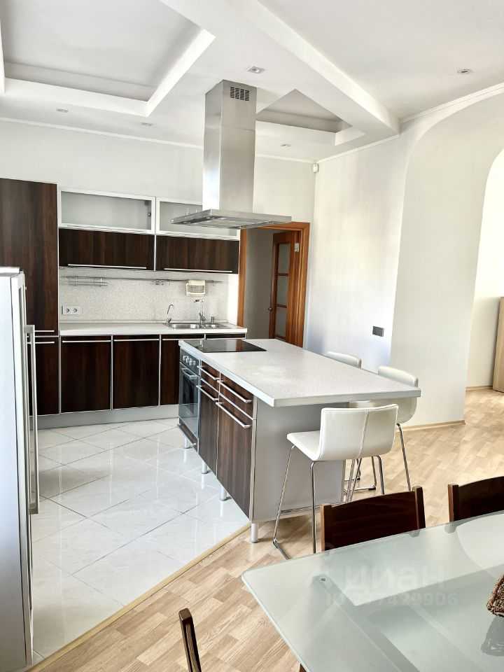 4-комнатная квартира, 110 м² — фотография 3