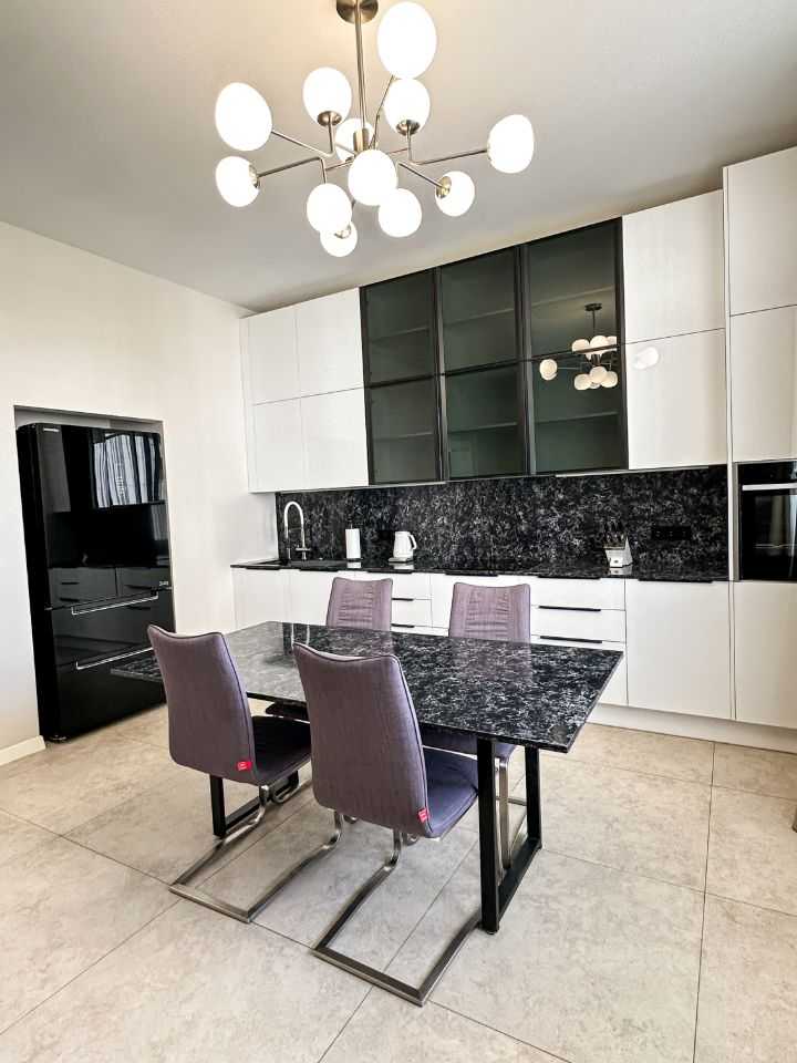 2-комнатная квартира, 107,8 м²