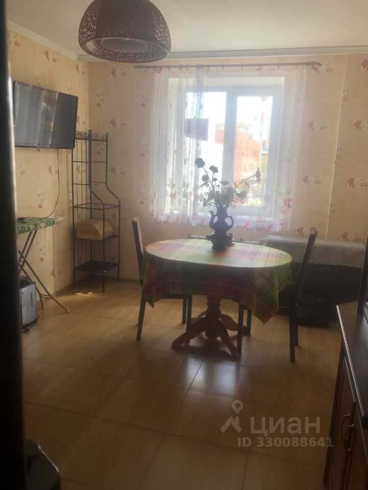 2-комнатная квартира, 82 м² — фотография 3