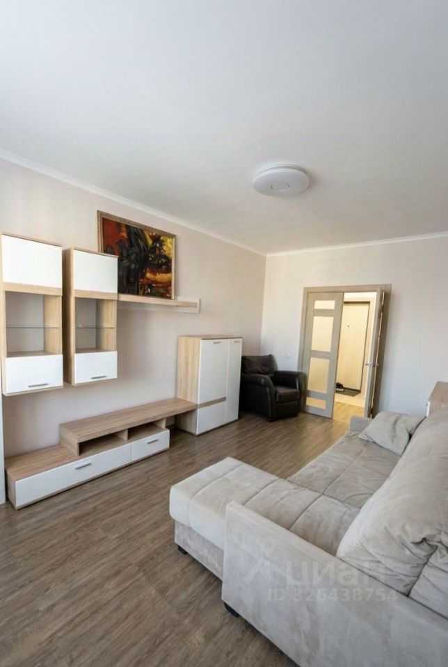 2-комнатная квартира, 60,7 м² — фотография 2