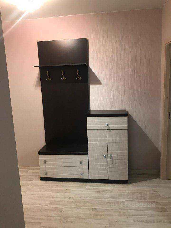 2-комнатная квартира, 63 м² — фотография 3
