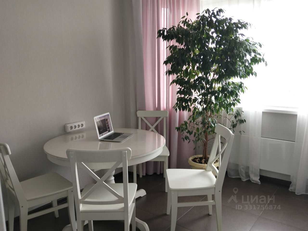 2-комнатная квартира, 64 м² — фотография 3