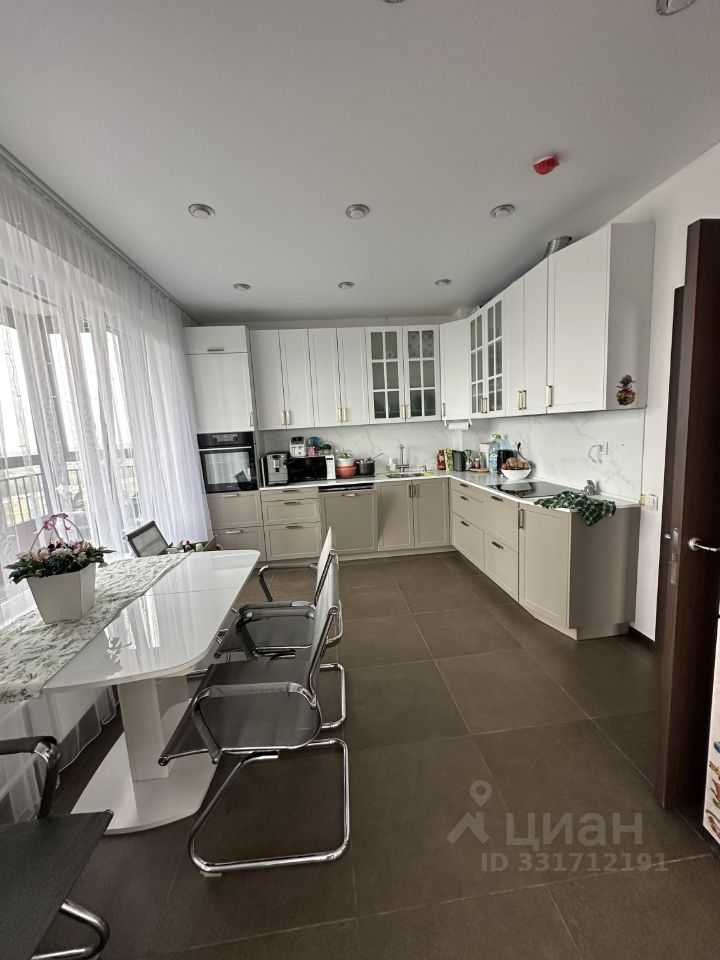 4-комнатная квартира, 87,9 м² — фотография 3