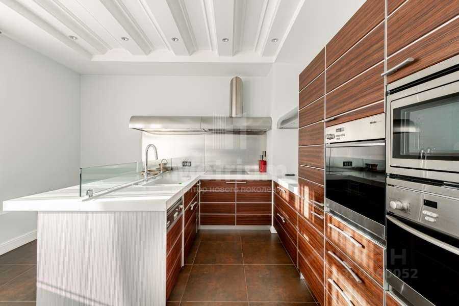 5-комнатная квартира, 205 м²
