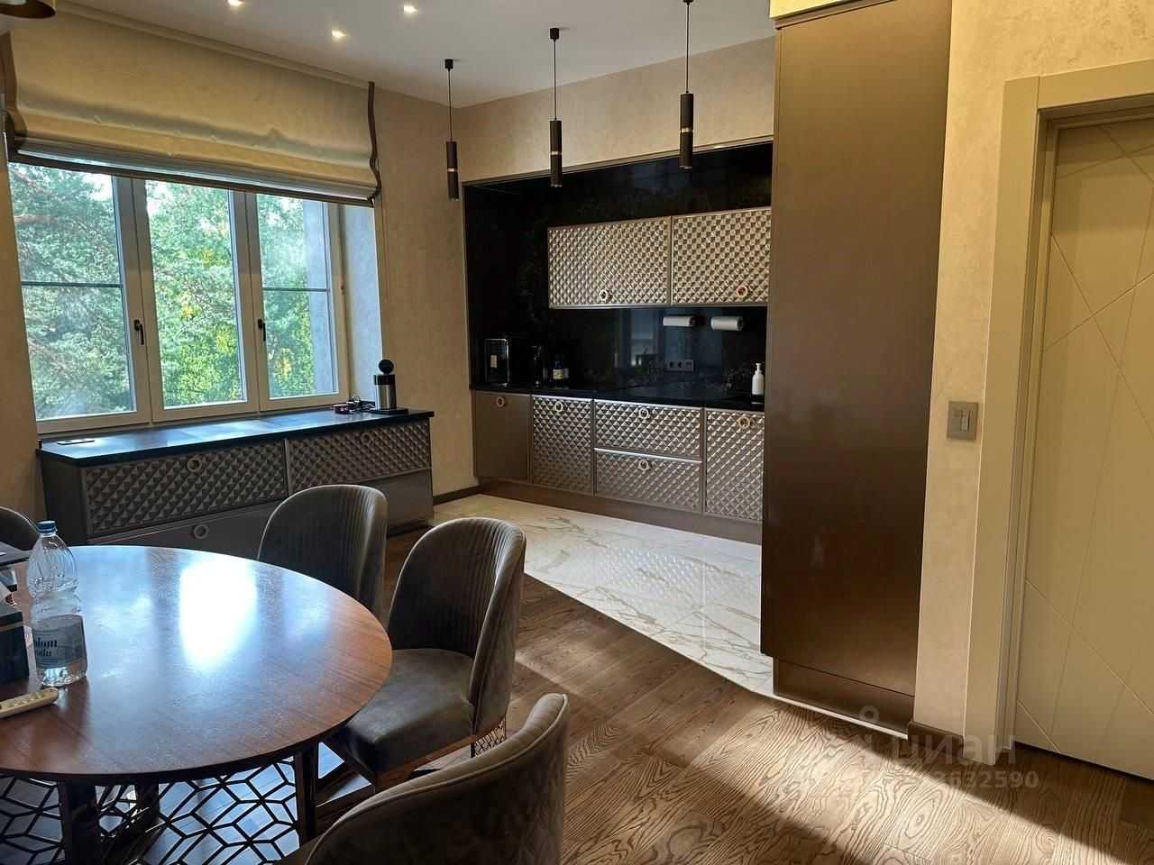 3-комнатная квартира, 143 м² — фотография 2