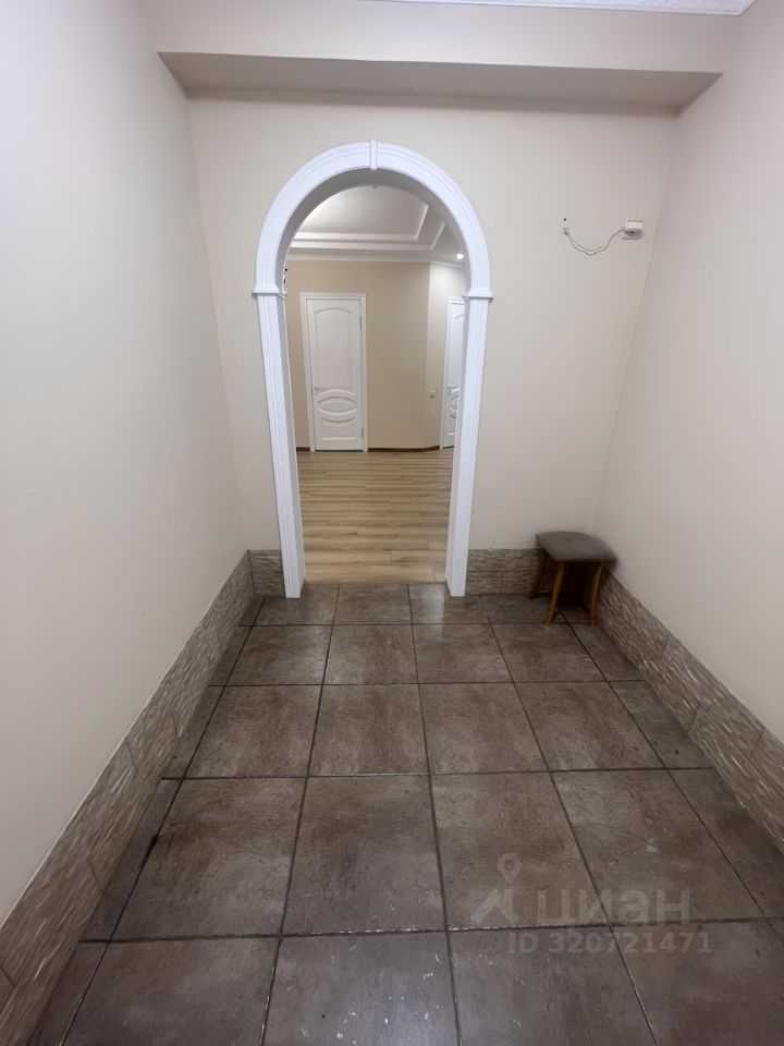 4-комнатная квартира, 135 м² — фотография 3